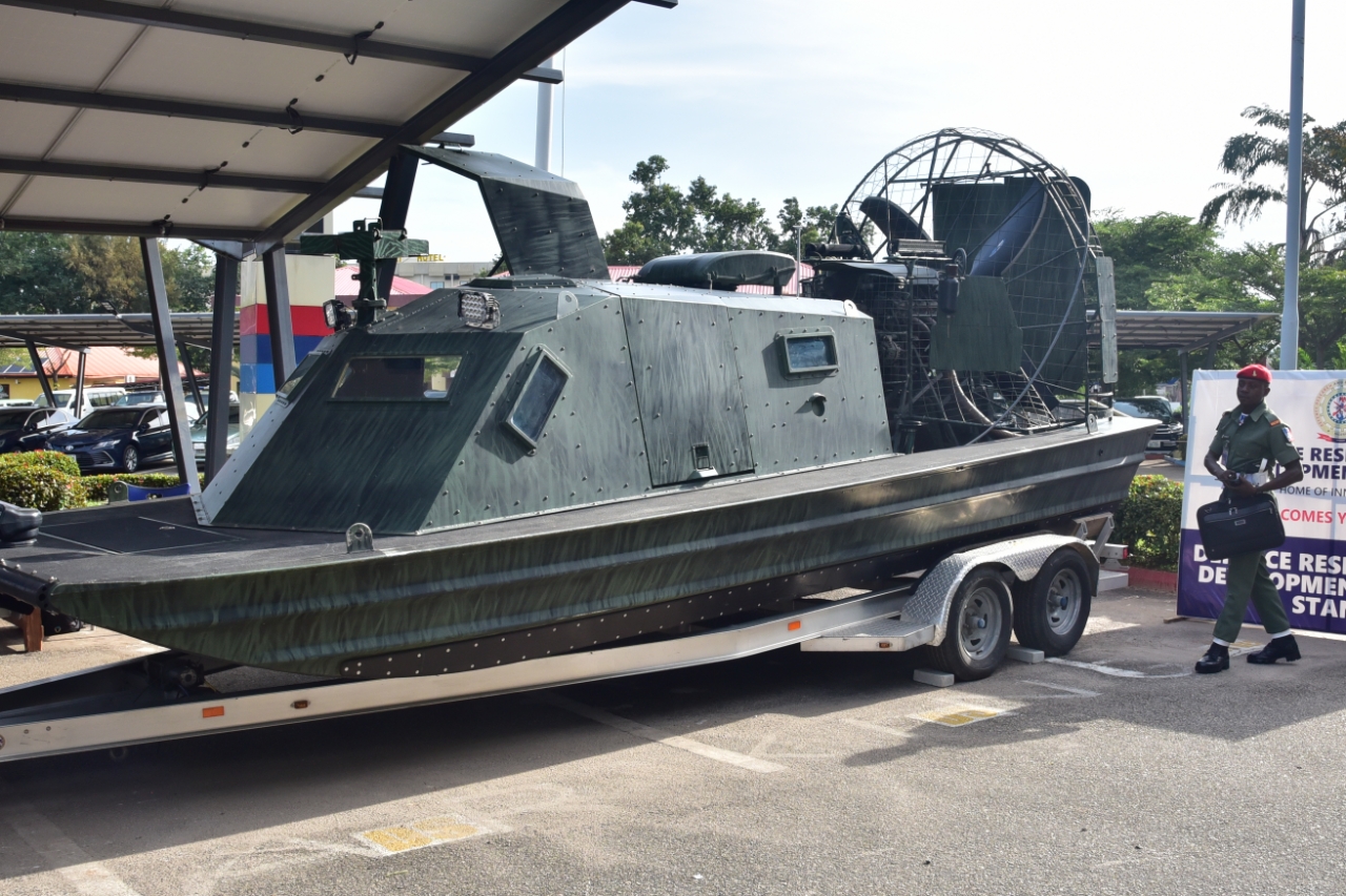 DRDB ARMOURED AIRBOAT